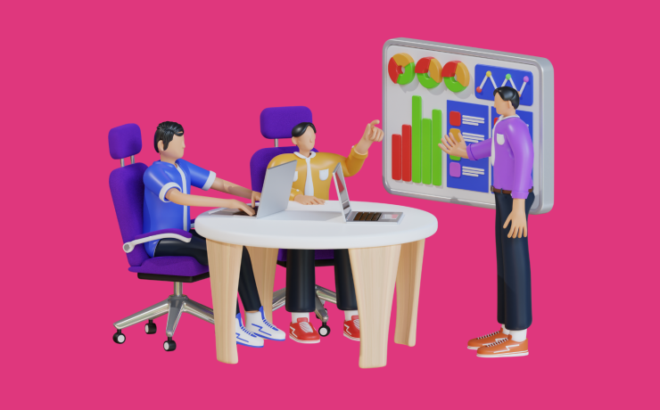 Profissional elaborando estratégias de marketing digital para escritório de contabilidade, com laptop, gráficos no monitor e anotações à mesa